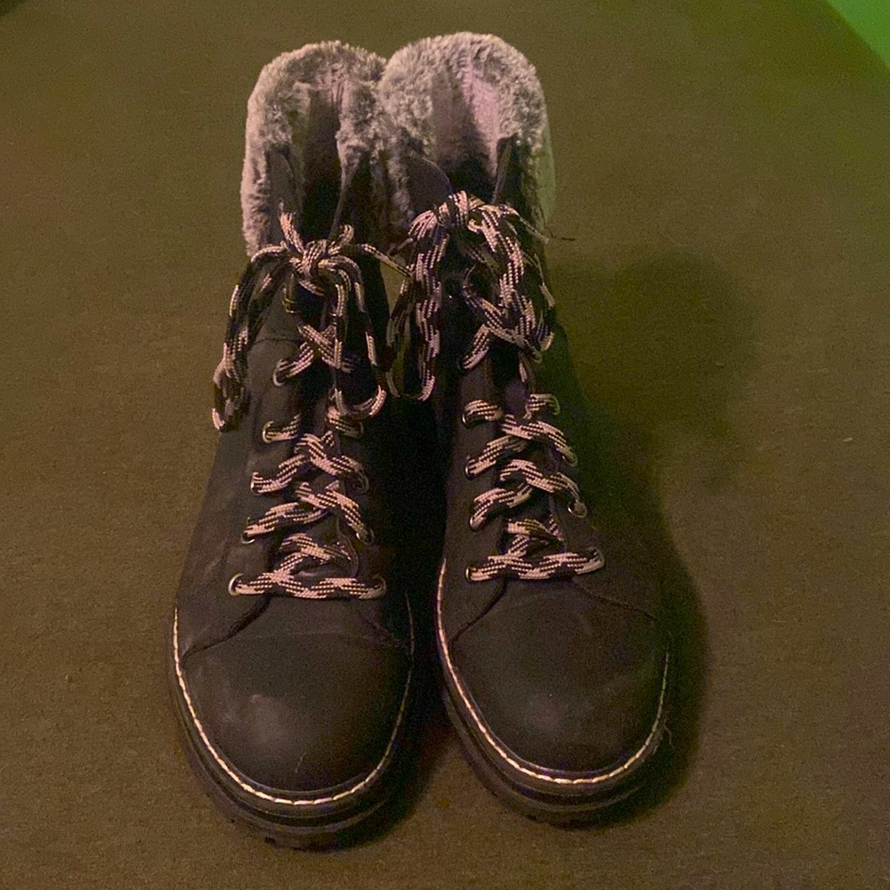 Cute Black Women’s Winter Boots